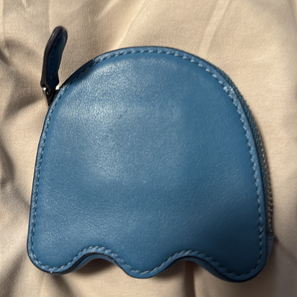 Coach PAC Man Exclusive Handbag / Crossbody with Pac-Man coin accessory pouch - Picture 11 of 13